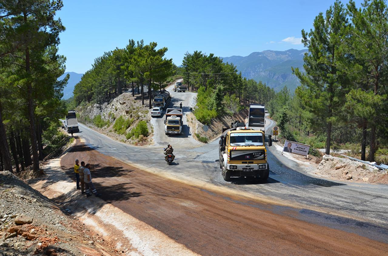 Alanya Yalçı ve Gümüşkavak yolları asfaltlandı