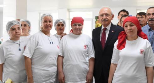 CHP GENEL BAŞKANI KEMAL KILIÇDAROĞLU, ALAŞEHİR’DE TARİŞ ENTEGRE ÜZÜM İŞLETMESİNİ ZİYARET ETTİ