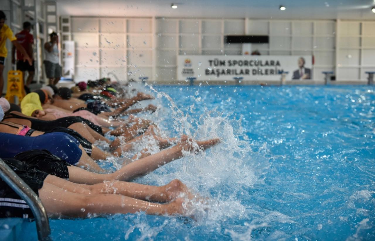 Çocuklar boğulmasın, yüzme öğrenip serinlesin, analar ağlamasın