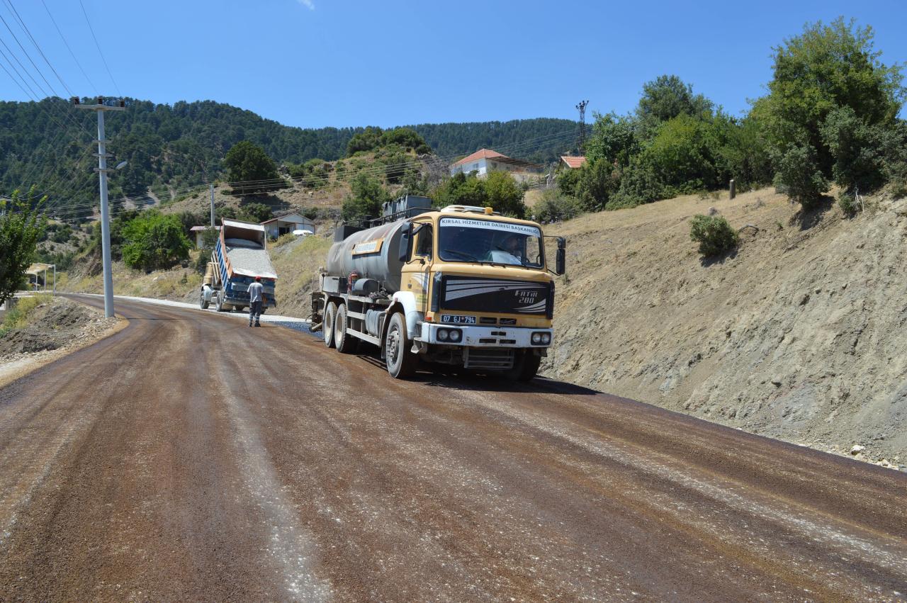 Konyaaltı ve Kumluca Bağlantı Yolu Asfaltlanıyor