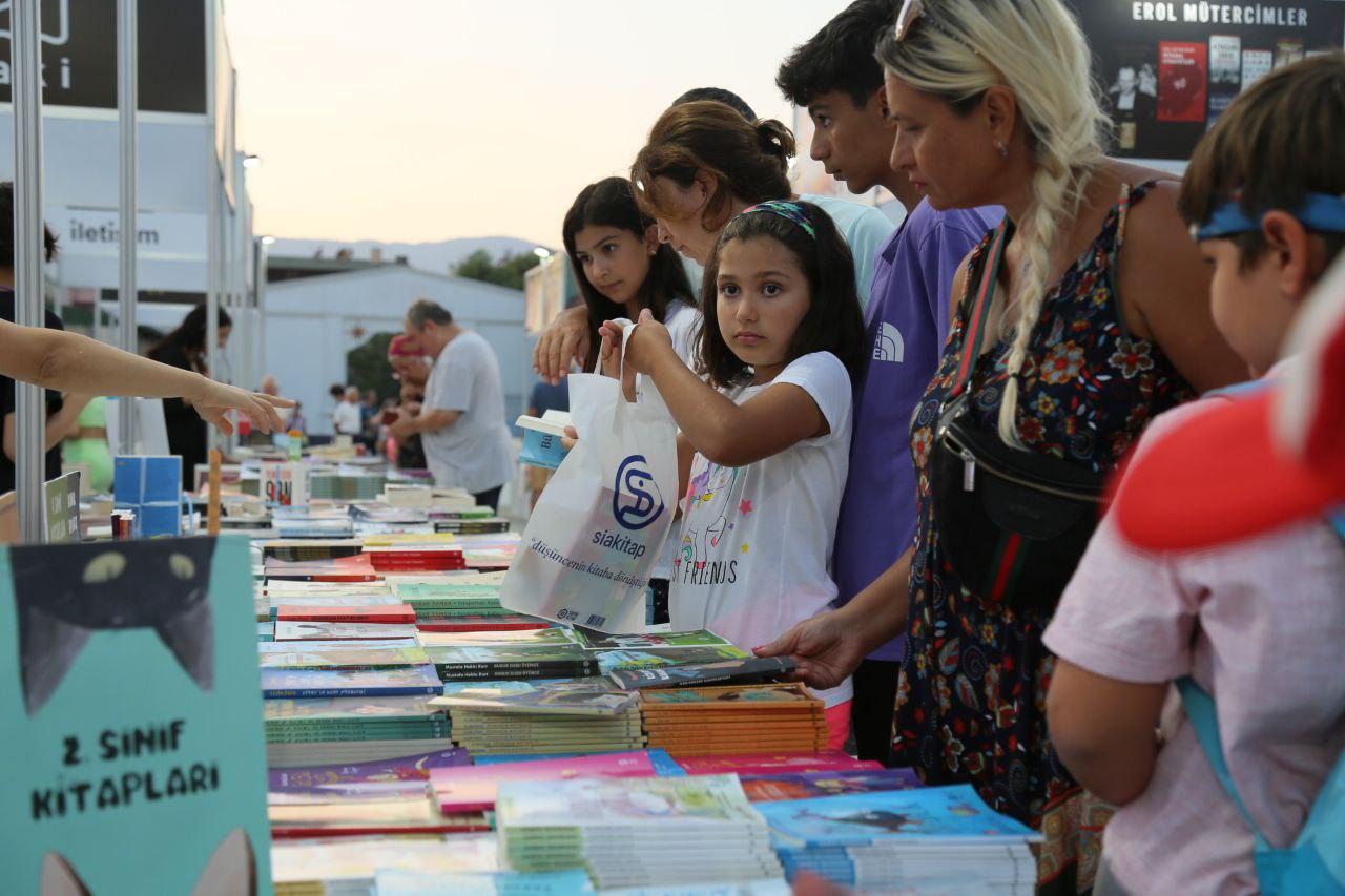 Aydınlanma Meşalesi Kuşaktan Kuşağa Geçiyor