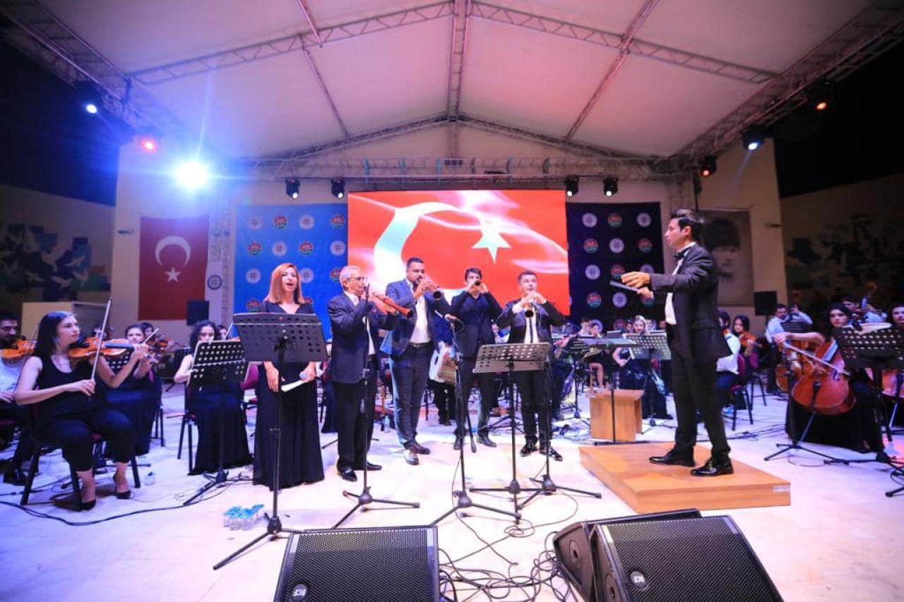 Altın Şarkılar Konserinin ilki Menteşe’de sahnelendi