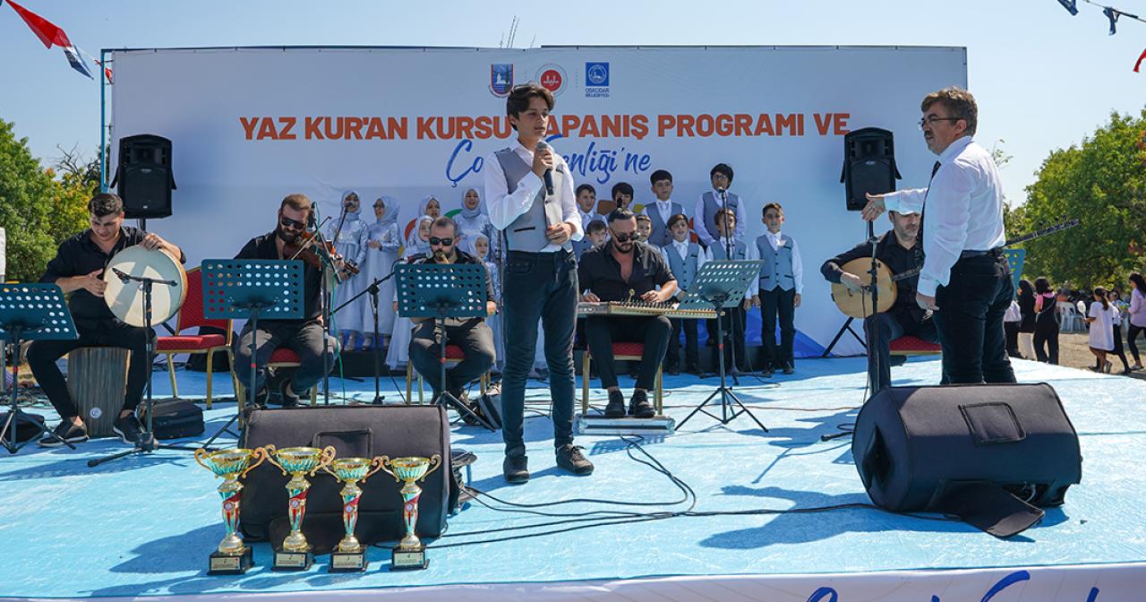 YAZ KUR’AN KURSLARI KAPANIŞ PROGRAMINDA ÇOCUKLAR DOYASIYA EĞLENDİ