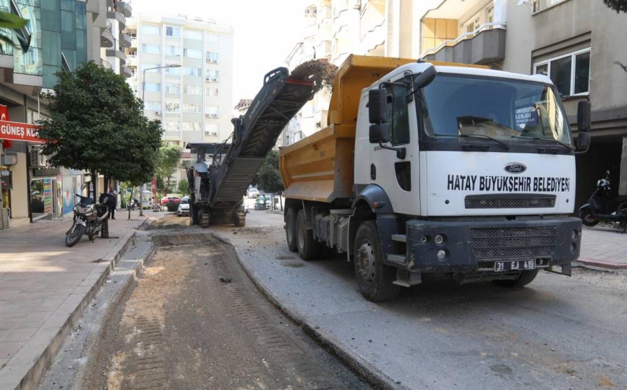 ANTAKYA KARAOĞLANOĞLU CADDESİ’NDE ÇALIŞMALAR BAŞLADI