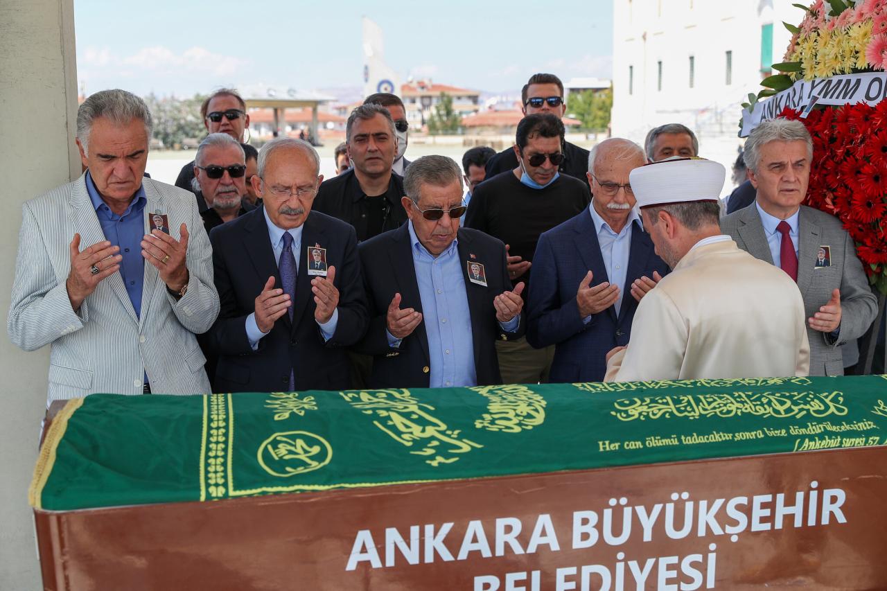 CHP Genel Başkanı Kemal Kılıçdaroğlu, Metin Özşahin’in Cenaze Törenine Katıldı