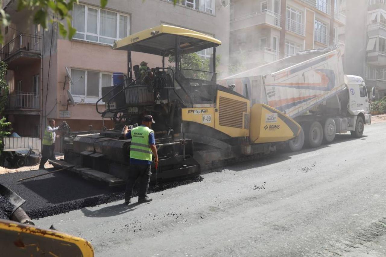 ANTAKYA KARAOĞLANOĞLU CADDESİ ASFALTLANIYOR