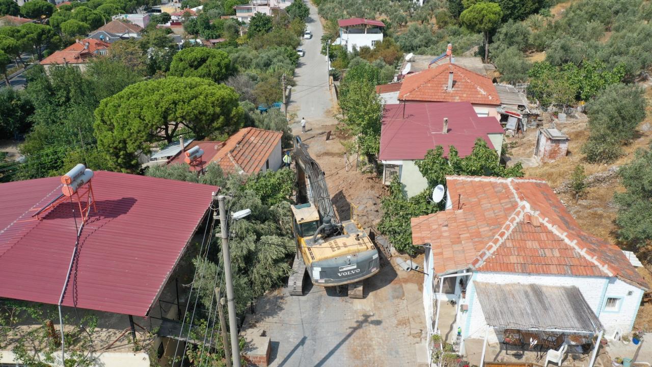 ASKİ, SÖKE GÜLLÜBAHÇE’DE KANALİZASYON ALTYAPI ÇALIŞMALARINA DEVAM EDİYOR