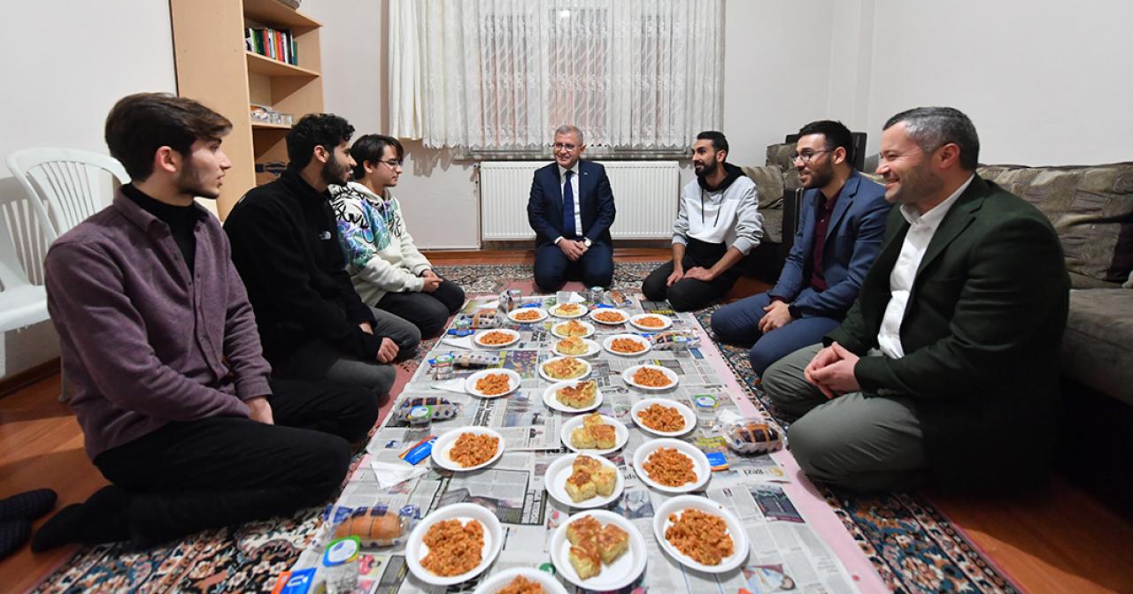 ÜNİVERSİTE ÖĞRENCİLERİNE FATURA DESTEĞİ BU KIŞ DA BELEDİYEMİZDEN