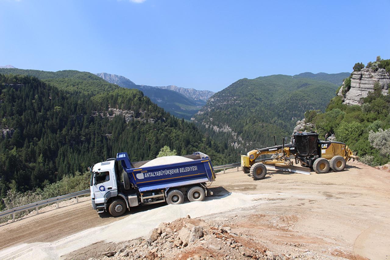 Büyükşehir’den Altınkaya Mahallesinde asfalt çalışması