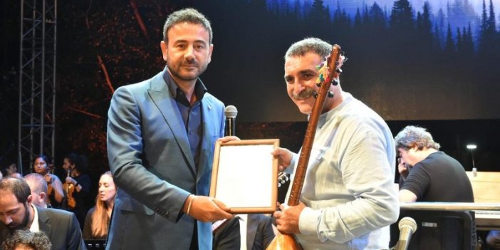 BEŞİKTAŞ’TA ERDAL ERZİNCAN’DAN UNUTULMAZ KONSER