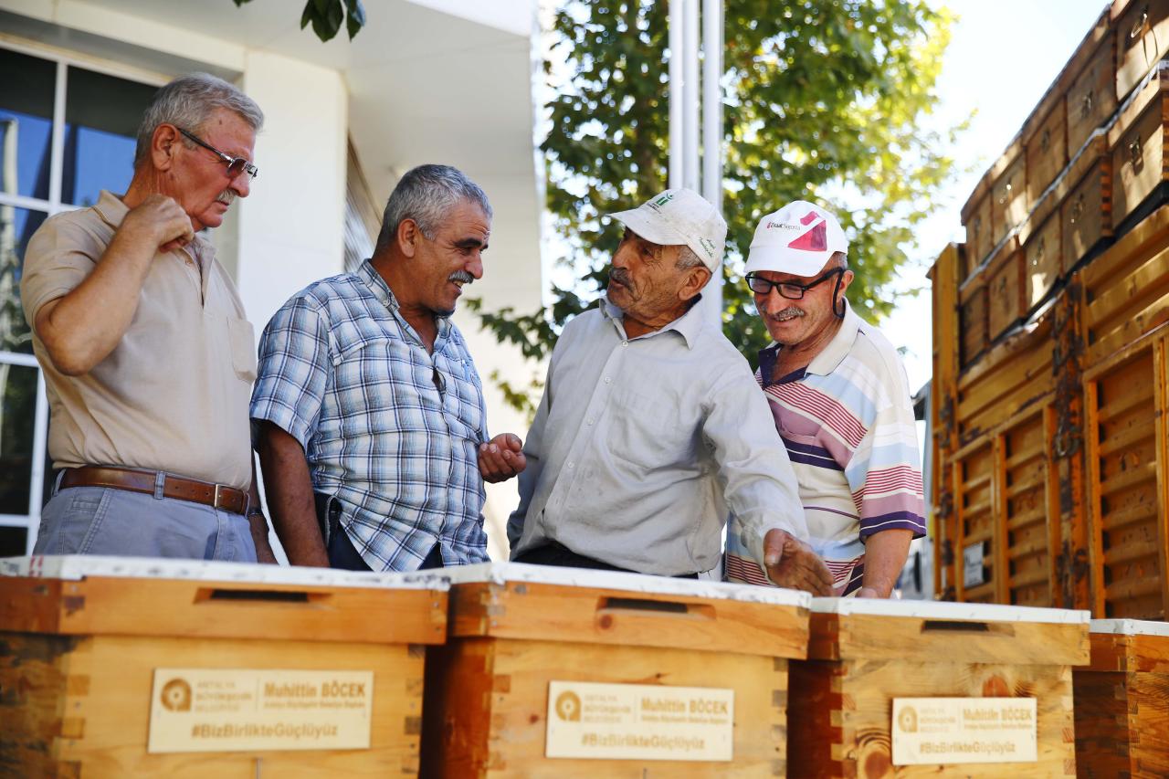 Büyükşehir’den Üreticilere Tam Destek