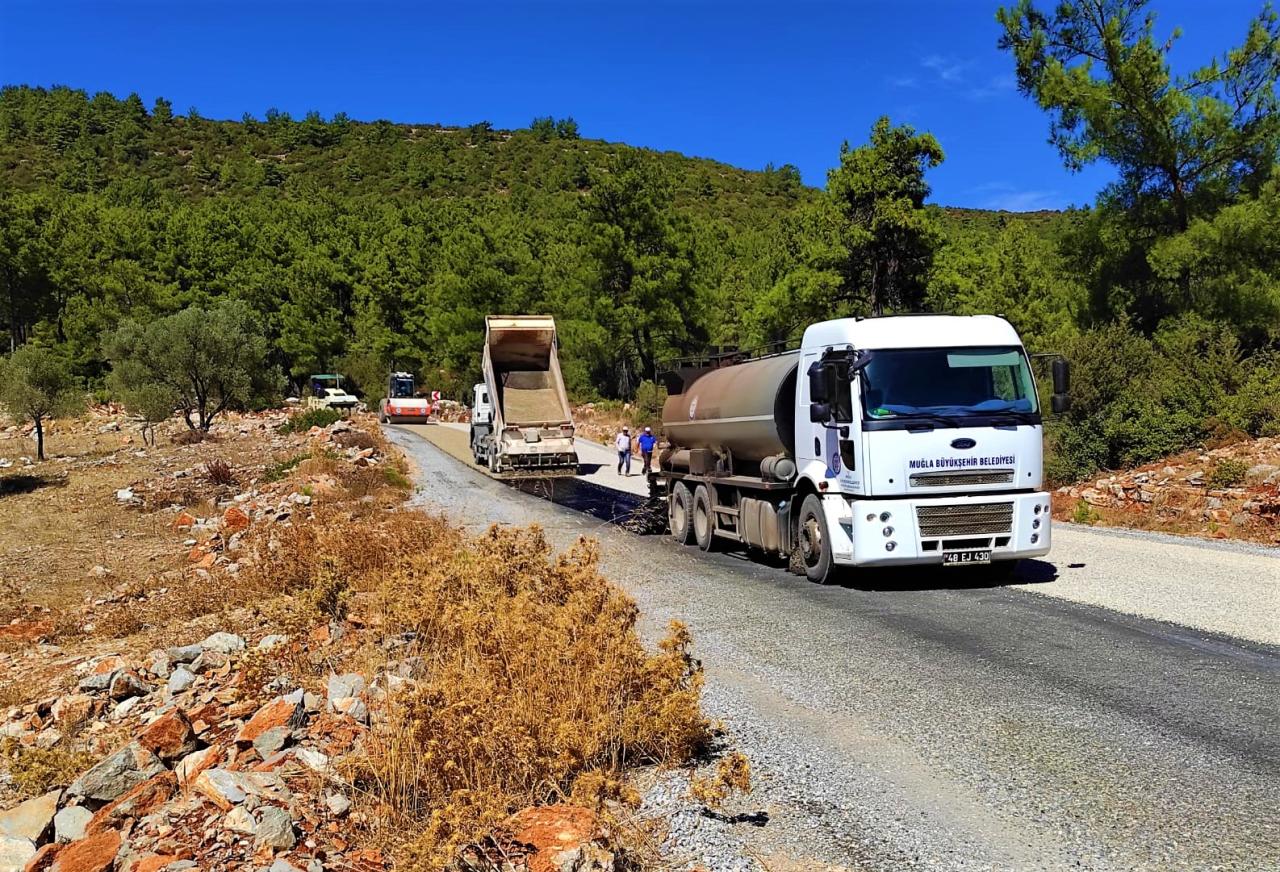 Büyükşehir Bodrum’da Yol Çalışmalarına Devam Ediyor