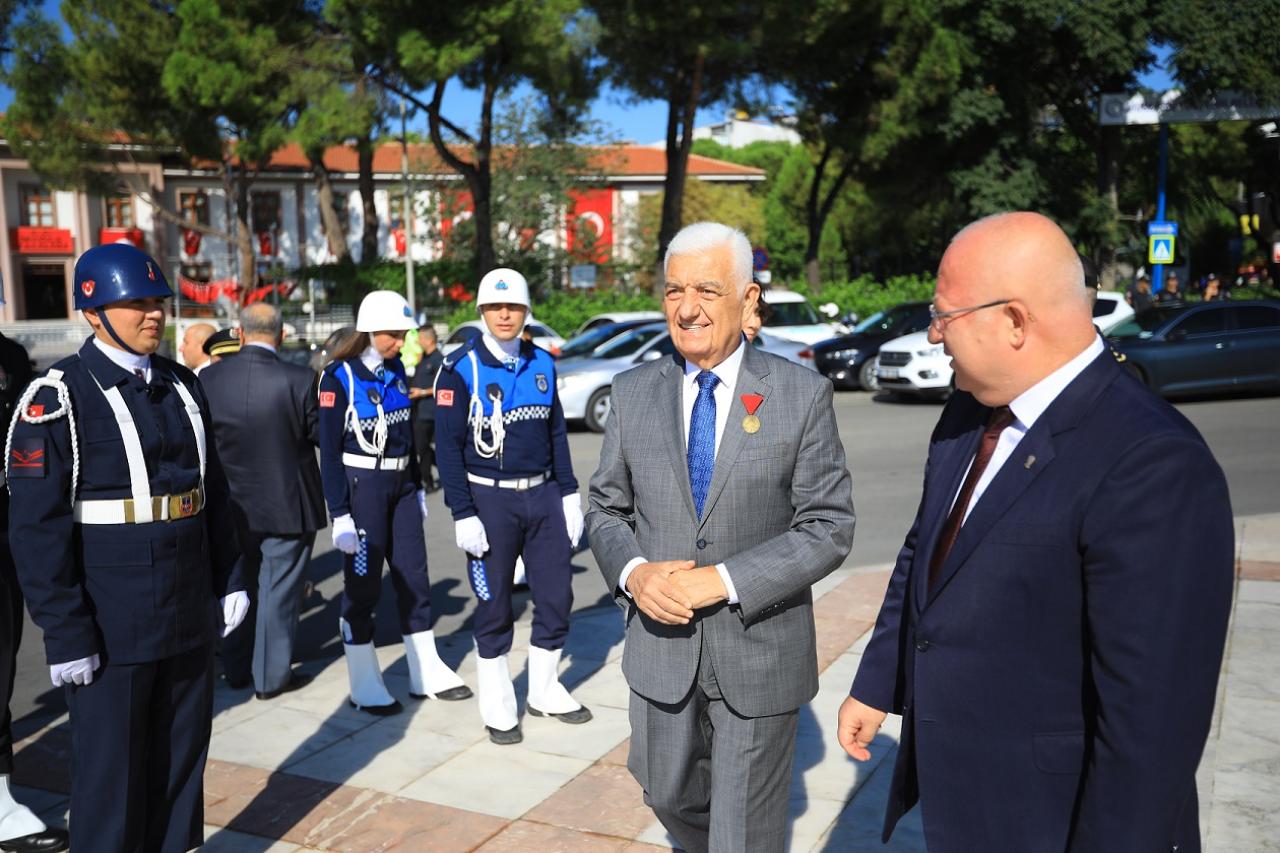 Başkan Gürün, Törene Dedesinin İstiklal Madalyası ile Katıldı