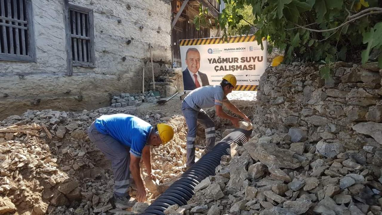 Büyükşehir’den Ürünlü’de Yağmur Suyu Çalışması