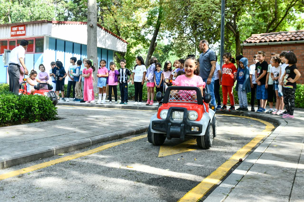 BAŞKENTLİ MİNİKLER TRAFİK KURALLARINI ABB’NİN EĞİTİMLERİYLE ÖĞRENİYOR