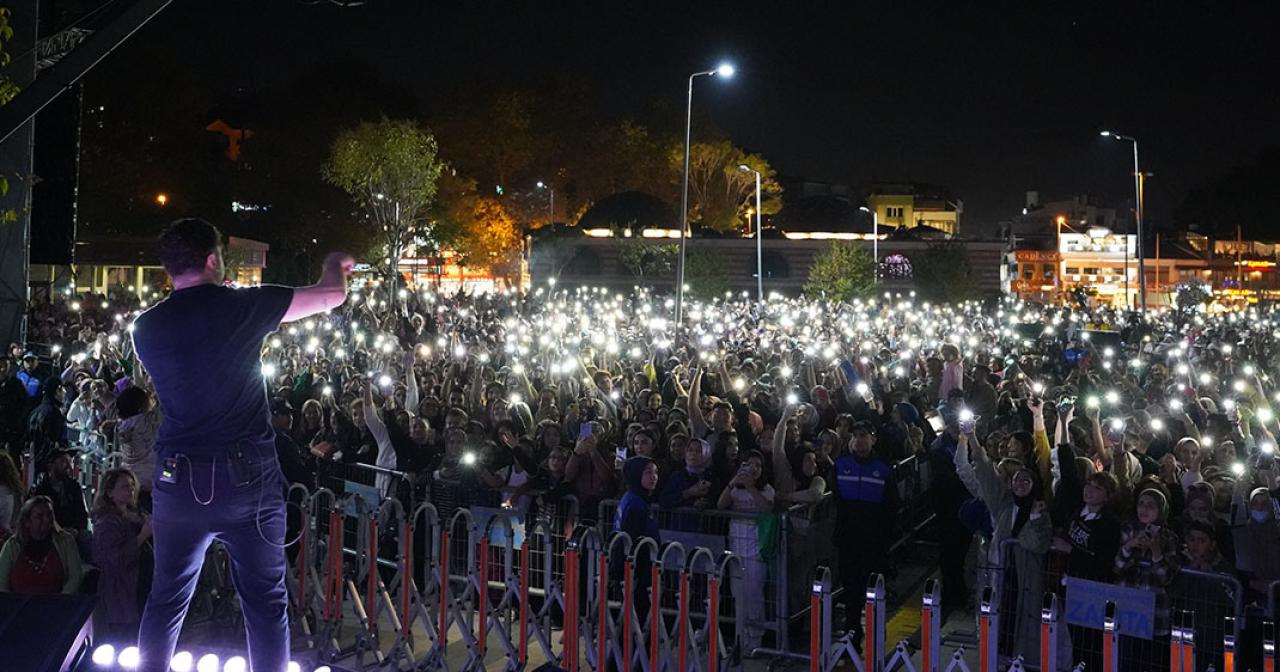 MİMAR SİNAN ÇARŞISI’NI EKİN UZUNLAR KONSERİYLE HİZMETE AÇTIK