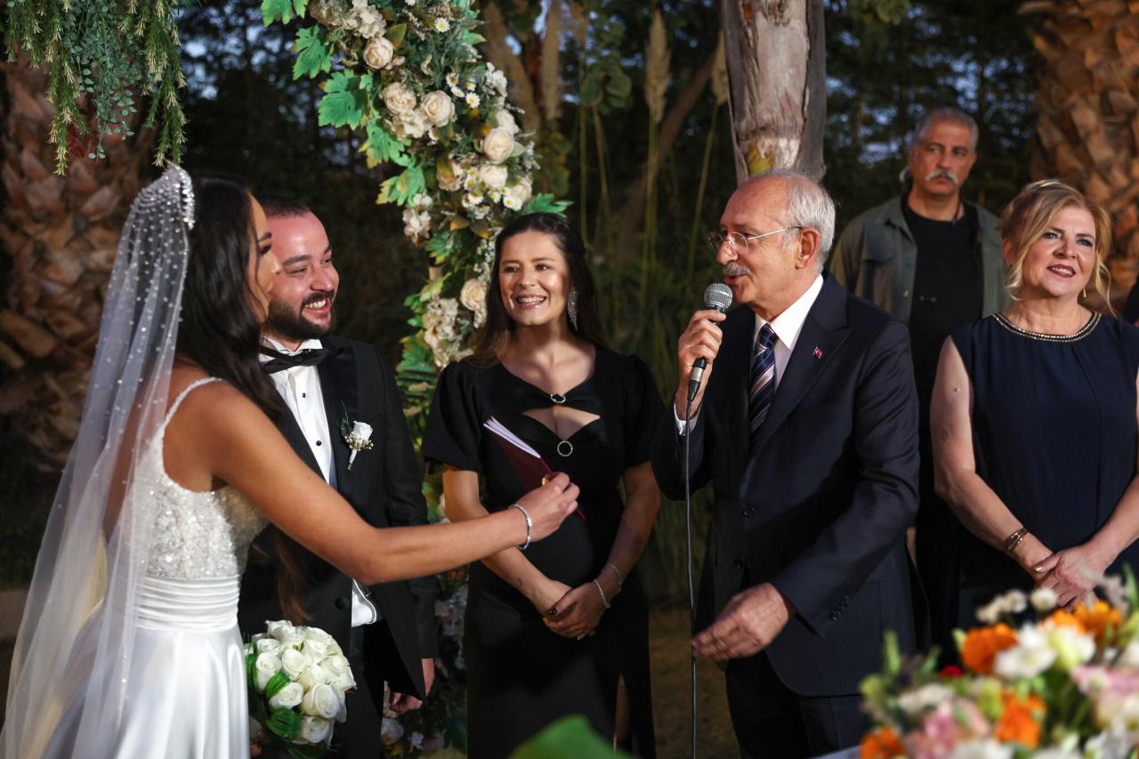 CHP Lideri Kılıçdaroğlu, Ayla Gizem Bayır Ve Cihan Karabey Çiftinin ...