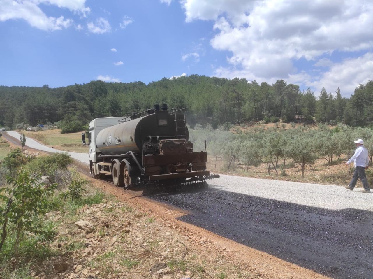 Büyükşehir Belediyesi Kırsal Mahalle Yollarını Yeniliyor