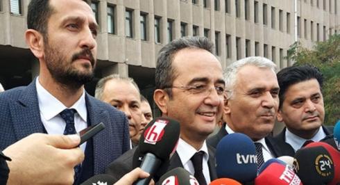 CHP GENEL BAŞKAN YARDIMCISI VE PARTİ SÖZCÜSÜ BÜLENT TEZCAN, MAN ADASI BELGELERİNİ ANKARA CUMHURİYET BAŞSAVCILIĞINA TESLİM ETTİ (4 ARALIK 2017)