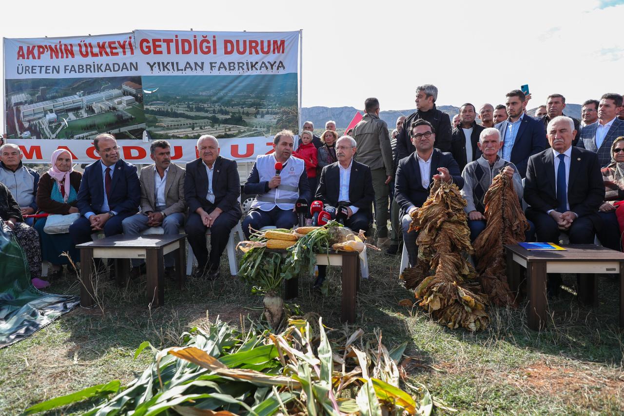 CHP Lideri Kılıçdaroğlu, Tokat’ta Üreticilerle Birlikte Basın Açıklaması Yaptı