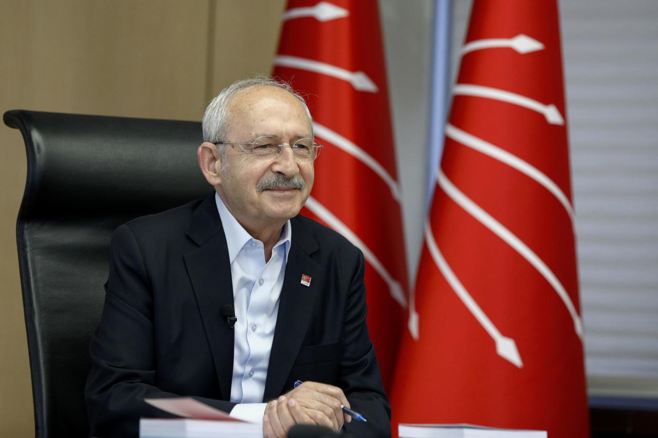 CHP Genel Başkanı Kemal Kılıçdaroğlu, İstanbul Barosu'nun İlk Kadın Başkanı Seçilen Filiz Saraç'ı Kutladı