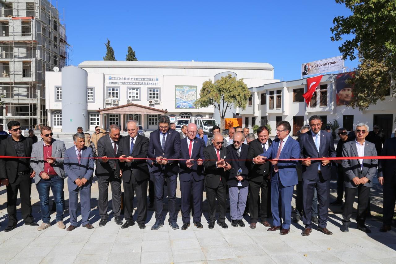 Edremit’in Tarihine Işık Tutacak “Anıt Çeşme ve Kültür Meydanı” Açıldı