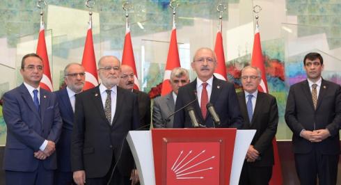 CHP GENEL BAŞKANI KEMAL KILIÇDAROĞLU, SP GENEL BAŞKANI TEMEL KARAMOLLAOĞLU İLE BİR ARAYA GELDİ (04 OCAK 2018)