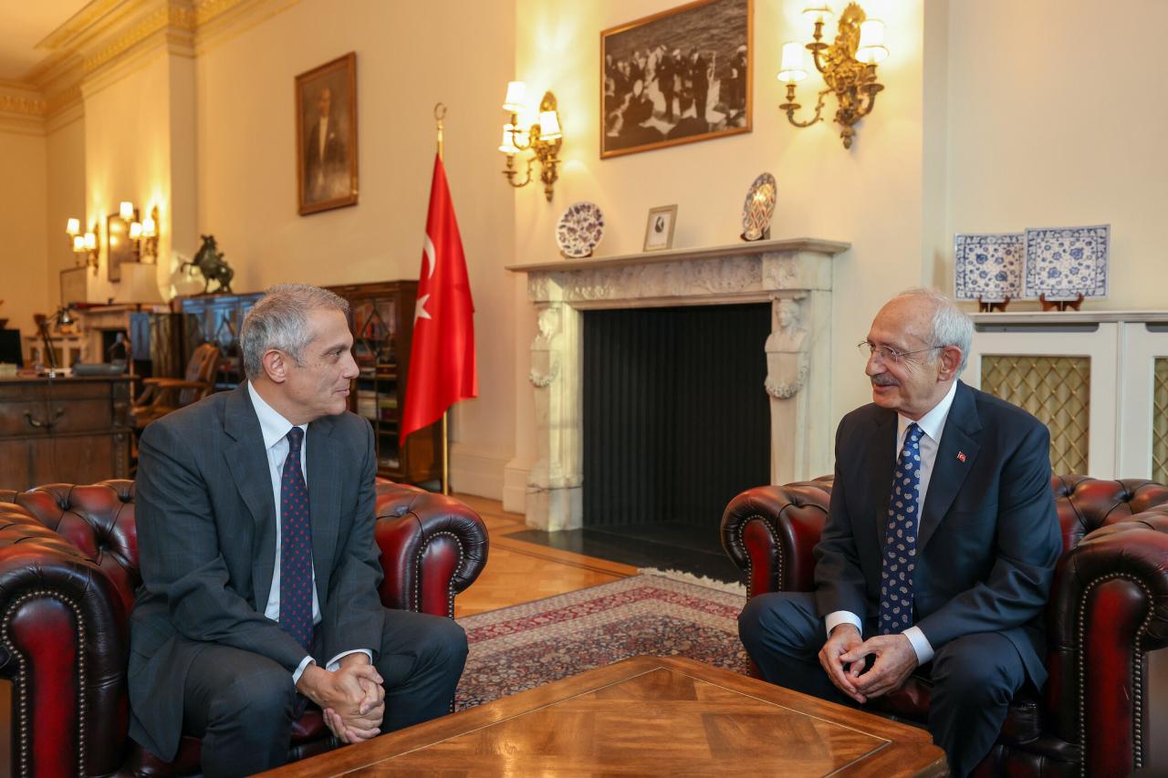 CHP Genel Başkanı Kemal Kılıçdaroğlu, Londra Büyükelçisi Ümit Yalçın'la Görüştü