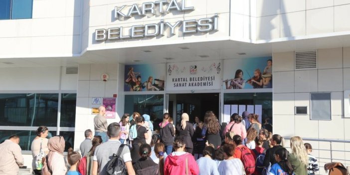 KARTALLI ÇOCUKLARIN EĞİTİM HAYATI, SANAT AKADEMİSİ İLE ZENGİNLEŞİYOR