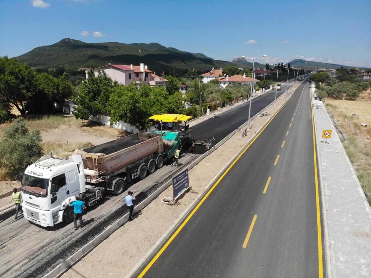 Büyükşehir Belediyesi 2022 Yılında 135 km Bugüne Kadar 3 Bin km Yol Çalışması Gerçekleştirildi