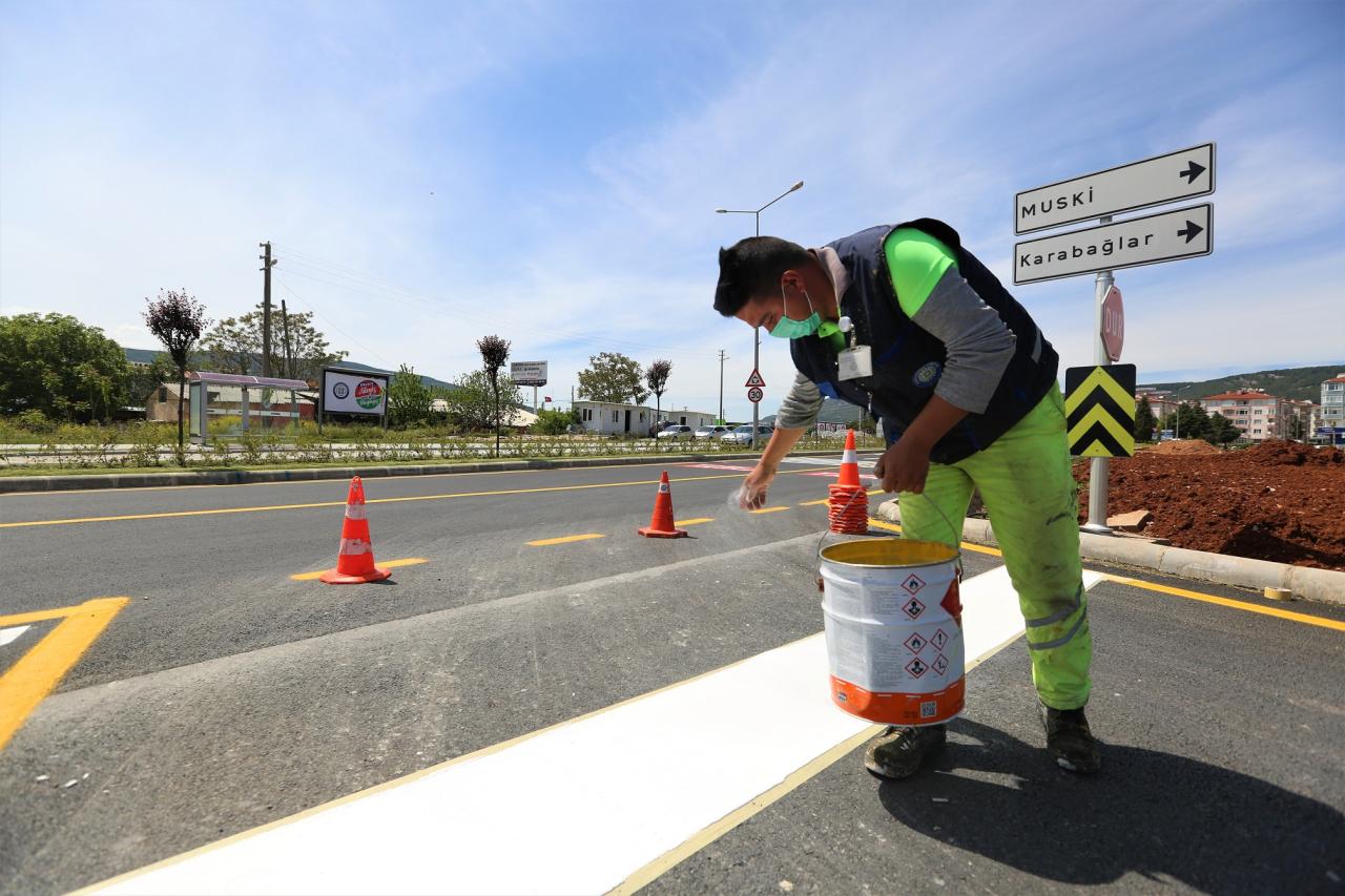 Büyükşehir’den 8 bin km yol çizgi çalışması