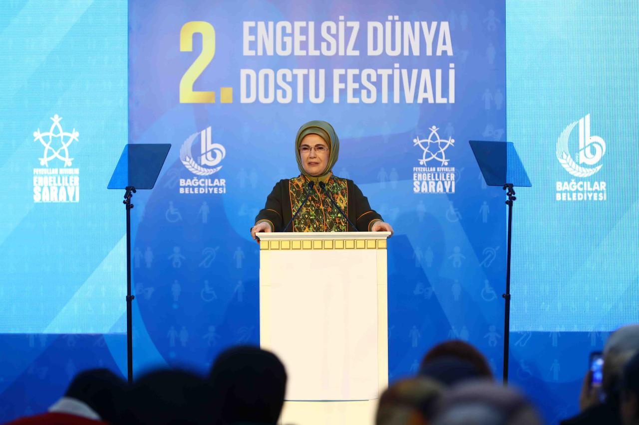 EMİNE ERDOĞAN: “BAĞCILAR BELEDİYESİ'NİN TÜM BELEDİYELERİMİZE ÖRNEK OLMASINI DİLİYORUM”