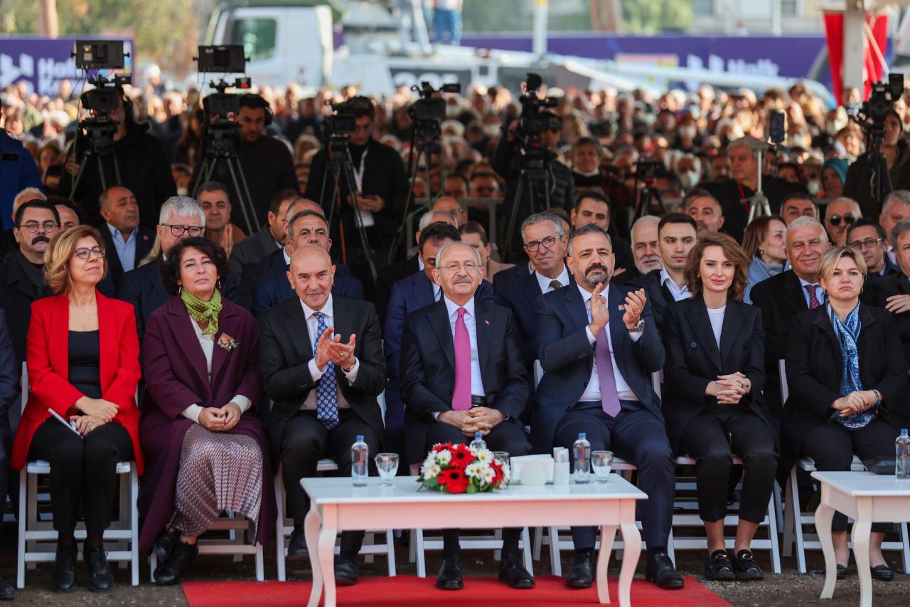 CHP Lideri Kılıçdaroğlu, İzmir Büyükşehir Belediyesi Halk Konut Temel Atma Törenine Katıldı