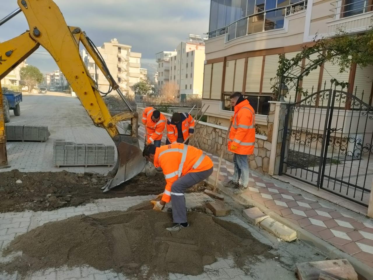 Doğalgaz Çalışmasında Bozulan Yollar Yenileniyor