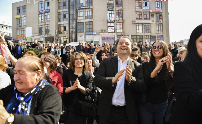 Belediyeden kadın çalışanlara 8 Mart ikramiyesi