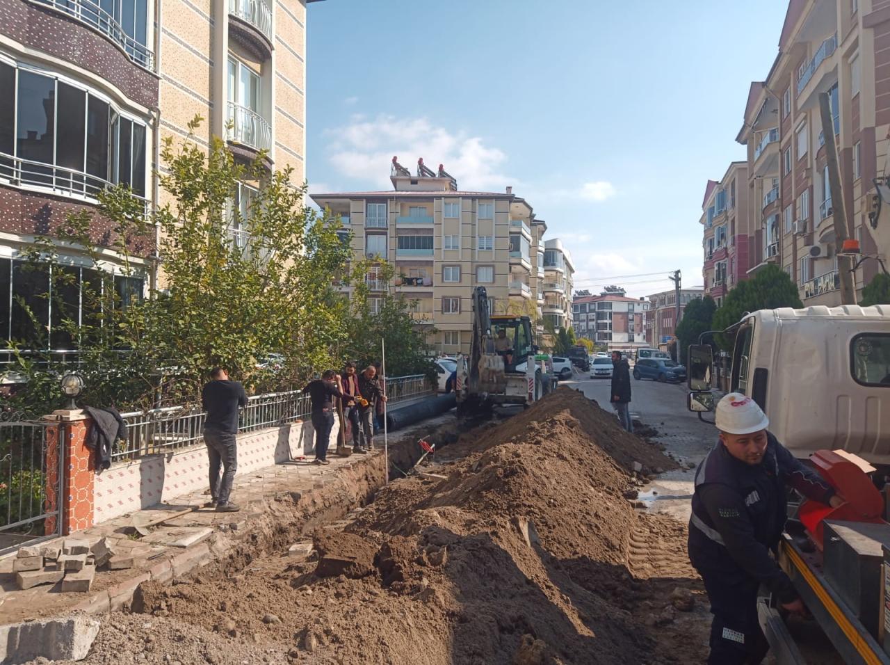 Cennetayağı Mahallesi’ne Yeni Yağmur Suyu Hatları Döşeniyor