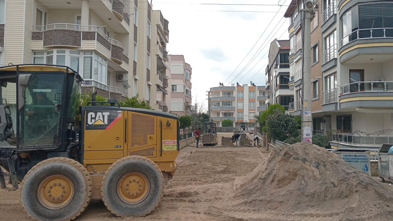 Yol Yapım Çalışmaları Devam Ediyor