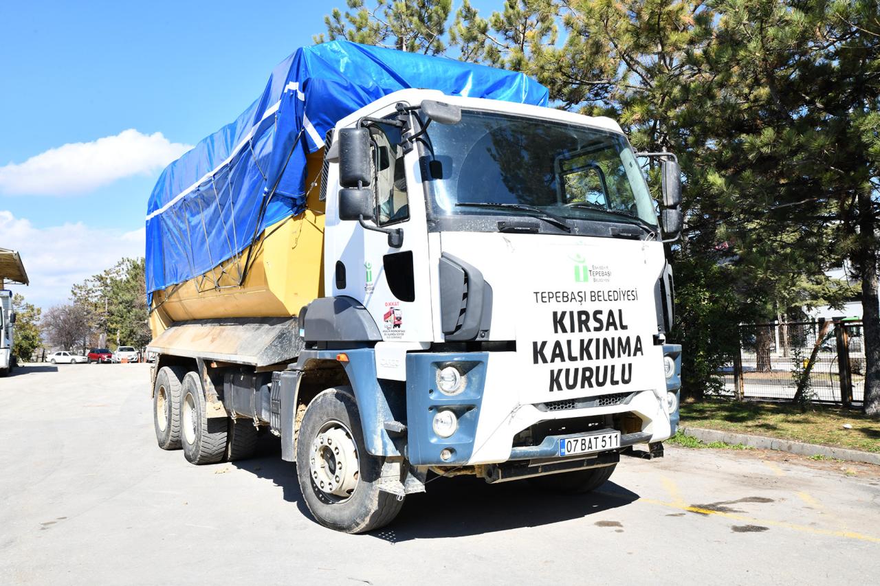 Tepebaşı Belediyesi'nin Deprem Bölgesine Destekleri Sürüyor