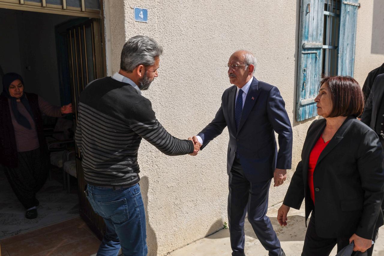 CHP Lideri ve Cumhurbaşkanı Adayı Kemal Kılıçdaroğlu, KKTC’de Taziye Ziyaretlerinde Bulundu