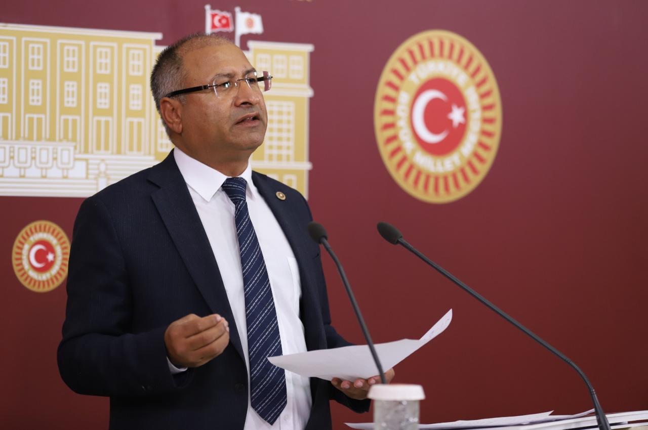 Özcan Purçu: “Depremzede Öğretmenlere Ek Nakil Süresi Tanınsın!”