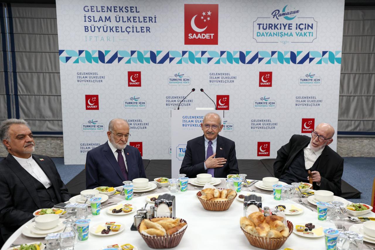 CHP Lideri ve Cumhurbaşkanı Adayı Kılıçdaroğlu, Saadet Partisi Büyükelçiler İftarına Katıldı