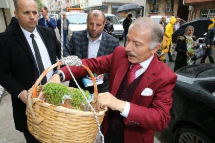 BAYRAMPAŞA BU BAHAR YİNE FESLEĞEN KOKUYOR