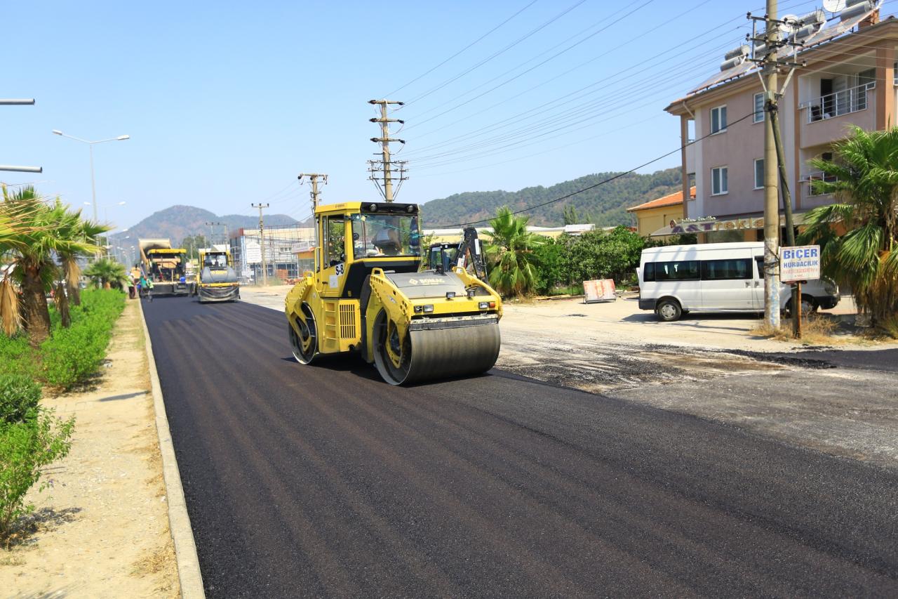 Büyükşehir, Ortaca’da Yol Bakım Çalışmaları Sürdürüyor