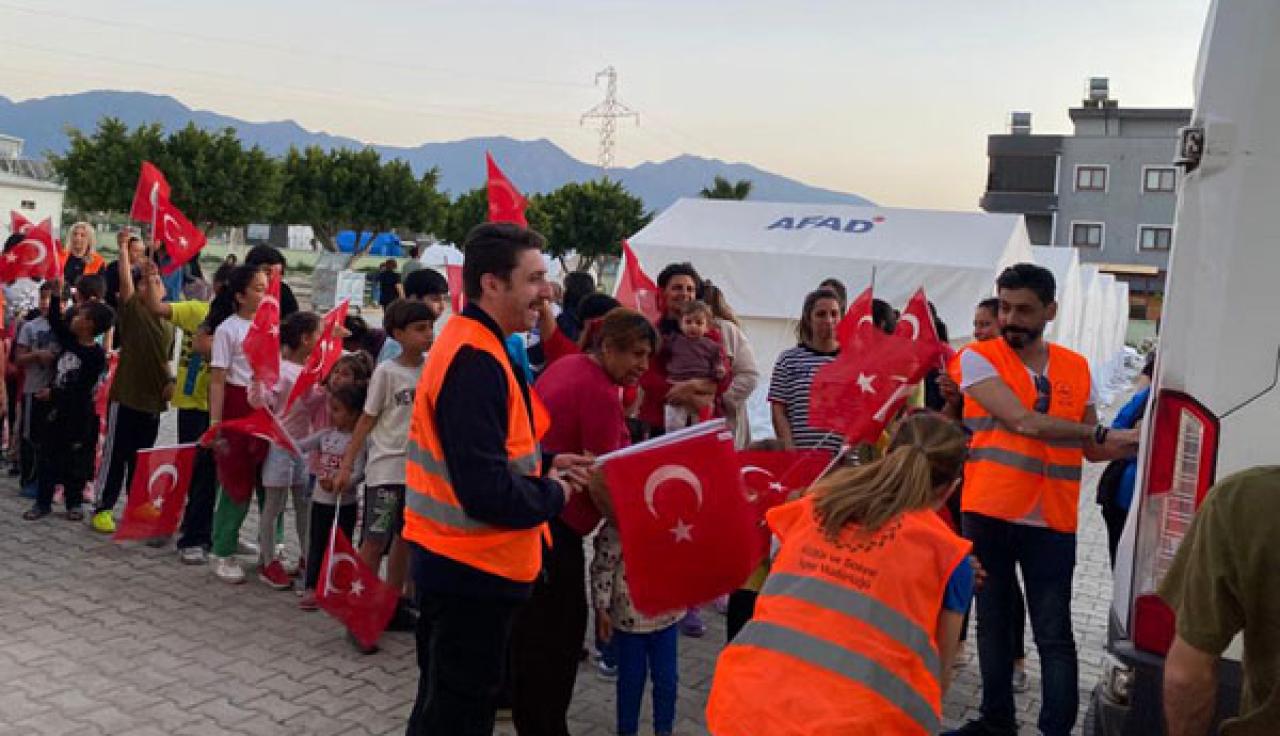 Çankaya Belediyesinden Hataylı Çocuklara Bayram Ziyareti