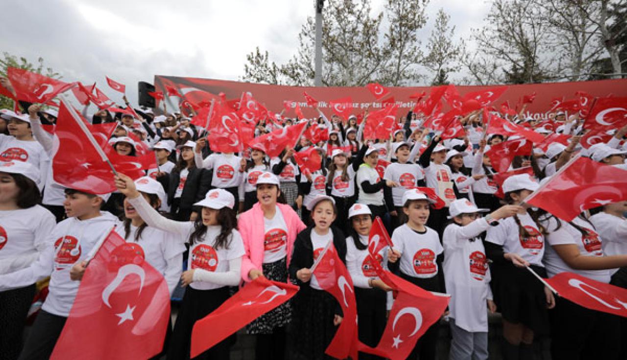 Bin Çocuk Korosu’ndan “Egemenlik” Konseri