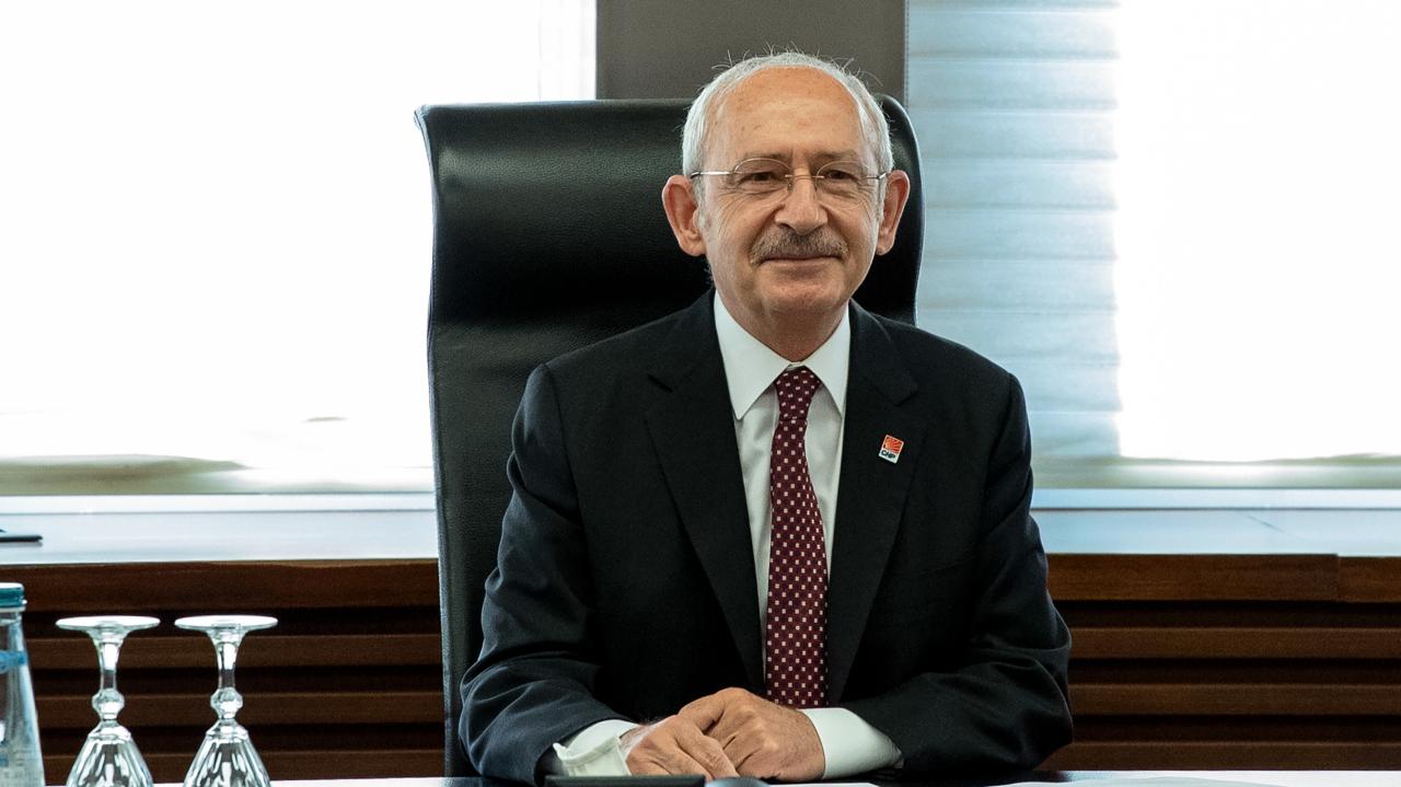 CHP Lideri ve Cumhurbaşkanı Adayı Kılıçdaroğlu: Sevgili Memurlar, Sevgili Meslektaşlarım; Gece 01:00’de Burada Görüşelim