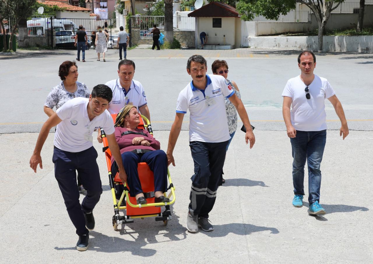 Büyükşehir Seçimde Hasta ve Engelli Nakil Araçları ile Görev Başında