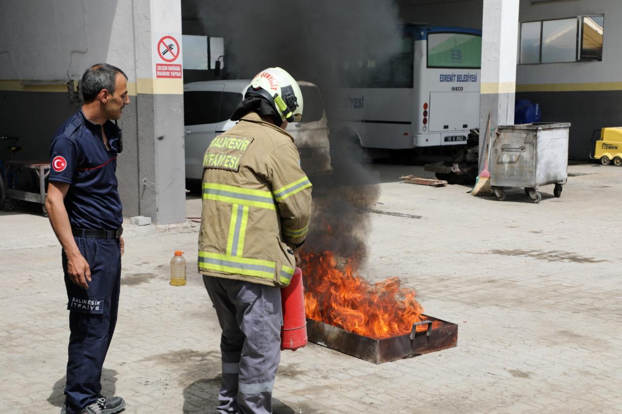 Edremit Belediyesi’nde Yangın Tatbikatı