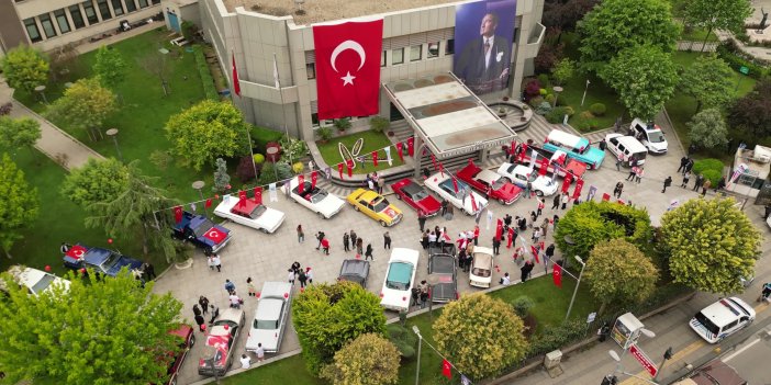 19 MAYIS, KLASİK ARAÇ KONVOYU VE BİSİKLET TURUYLA KUTLANDI