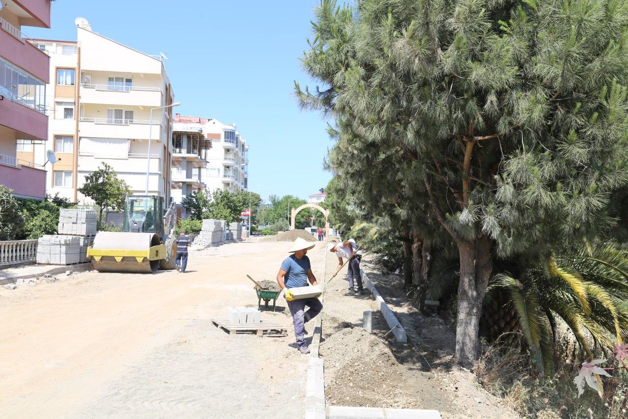 Edremit Belediyesi Ülkü Yolu Caddesi’ni Yeniliyor